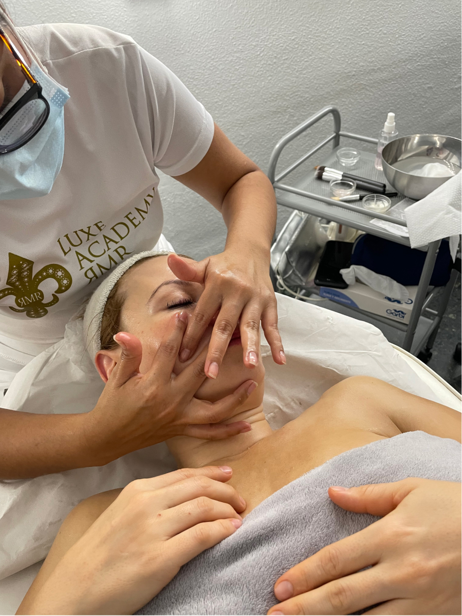 image00012 CURSO TÉCNICO ESPECIALISTA EN FACIAL